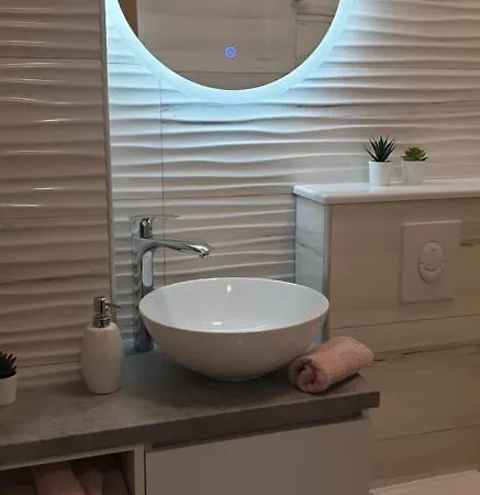 Apartment Karlo Makarska