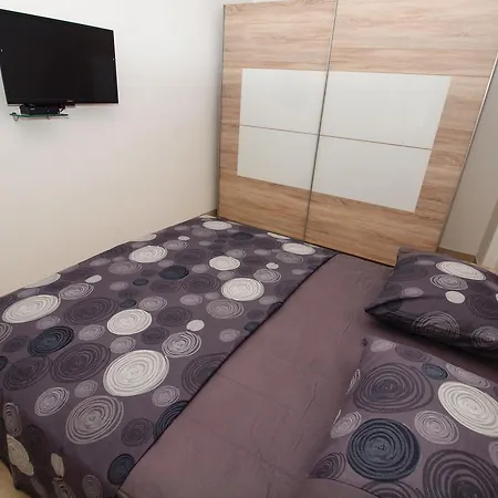Apartament Karlo *