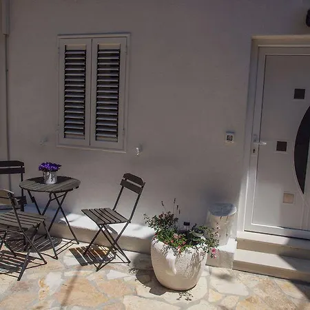 Karlo Apartament Makarska