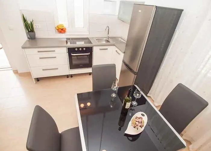 Karlo Μακάρσκα