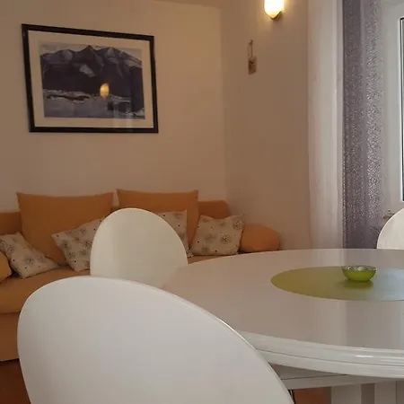 Апартаменти Karlo *