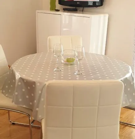 Апартаменти Karlo Макарська